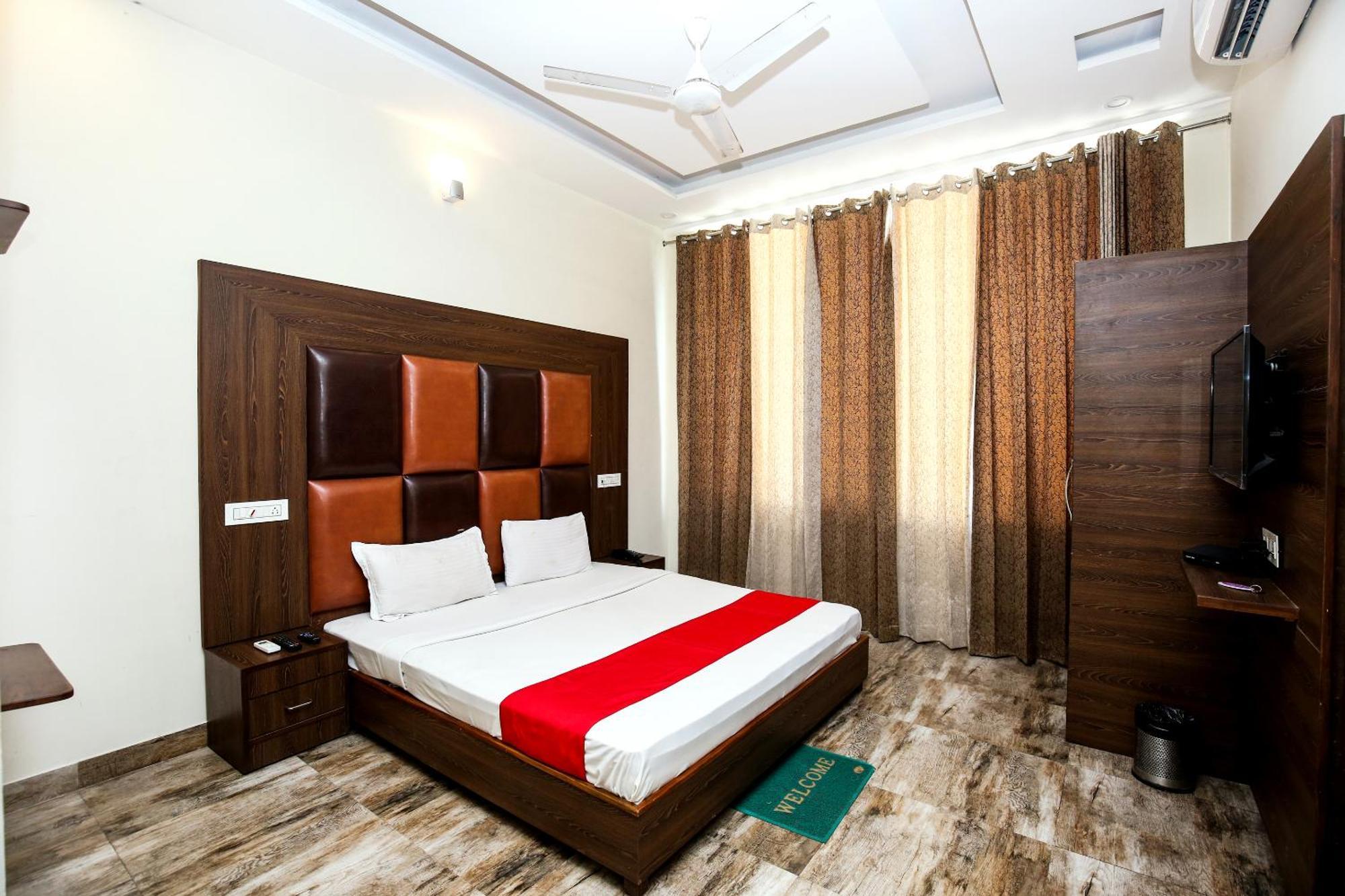 Hotel Woodcrest By Sidham Group !! Comfortable And Peaceful Stay !! Top Rated !! Preferred Hotel Chain Zirakpur Exterior photo